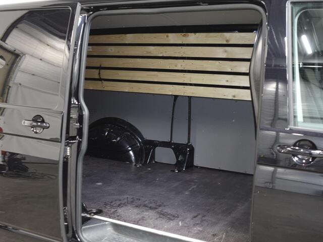 Volkswagen TRANSPORTER 2.0 TDI L2H1 Highline Automaat Airco Navi Parkeersensoren Trekhaak Lichtmetalen velgen