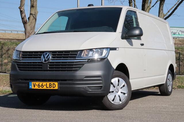 Volkswagen TRANSPORTER 2.0 TDI L2H1 28 Comfortline 150PK | 3 PERS | APPCONNECT | AIRCO | PDC ACHTER | SCHUIFDEUR R |