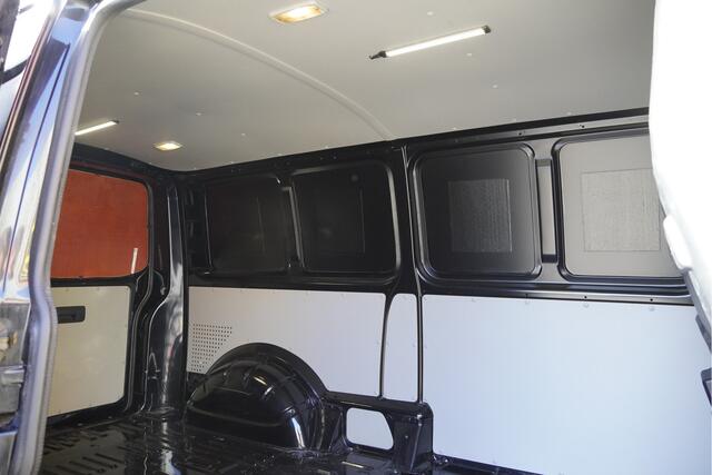 Volkswagen TRANSPORTER 2.0 TDI L2H1 Comfortline Plus BJ2019 Pdc | Navi | Trekhaak | Verwarmd voorruit | App-Connect | Airco | Cruise control | Getint glas | Achterdeuren | Tussenschot | Zijdeur