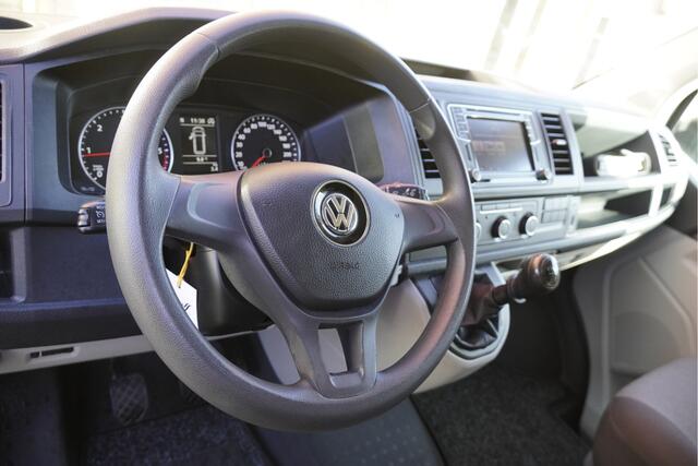 Volkswagen TRANSPORTER 2.0 TDI L2H1 Comfortline Plus BJ2019 Pdc | Navi | Trekhaak | Verwarmd voorruit | App-Connect | Airco | Cruise control | Getint glas | Achterdeuren | Tussenschot | Zijdeur