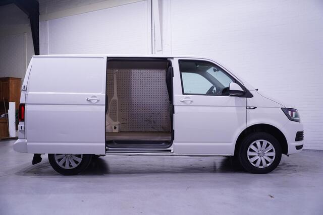 Volkswagen TRANSPORTER 2.0 TDI 150 pk DSG Aut. L1H1 Navi, Deuren Achter PDC V+A, Bumpers in Kleur, Cruise Control, 3-Zits
