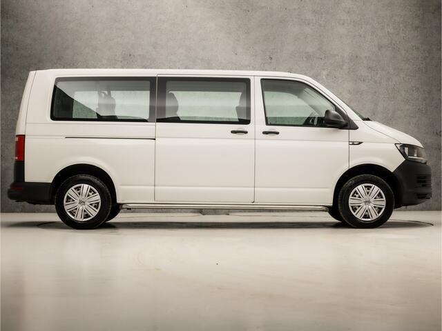 Volkswagen TRANSPORTER Kombi 2.0 TDI L2H1 (8 PERSOONS, APPLE CARPLAY, NAVIGATIE, BLUETOOTH, AIRCO, ELEK PAKKET, ARMSTEUN, SPORTSTOELEN, NIEUWE APK, NIEUWSTAAT)