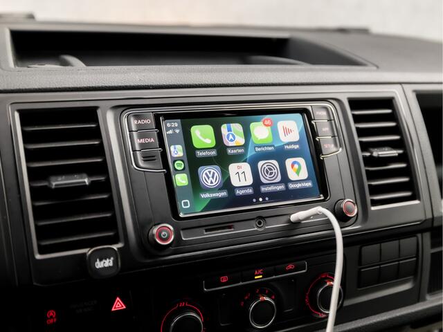 Volkswagen TRANSPORTER Kombi 2.0 TDI L2H1 (8 PERSOONS, APPLE CARPLAY, NAVIGATIE, BLUETOOTH, AIRCO, ELEK PAKKET, ARMSTEUN, SPORTSTOELEN, NIEUWE APK, NIEUWSTAAT)
