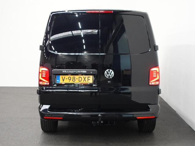 Volkswagen TRANSPORTER 2.0 150PK L2H1 Highline Automaat Airco Navi Parkeersensoren Camera Trekhaak Carplay