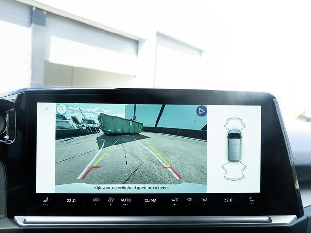 Volkswagen TRANSPORTER 2.0 TDI 170pk 8 Versn. automaat L2H1 30 Bulli | Matrix | Achteruitrijcamera | Adaptive Cruise | Clima |