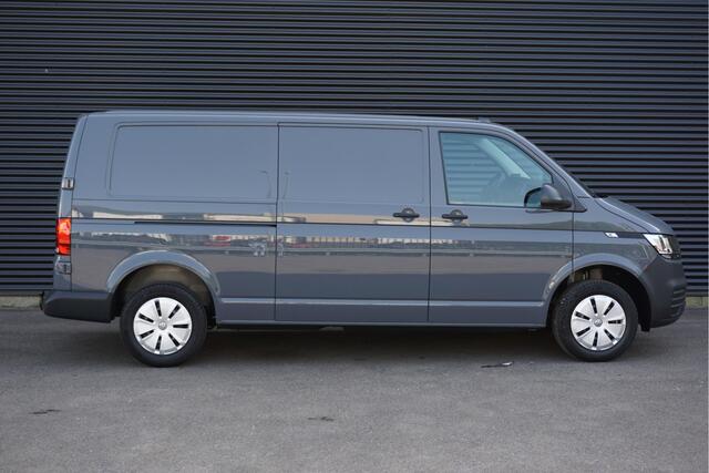 Volkswagen TRANSPORTER 30 | 2.0 TDI L2H1 | App-Connect | Cruise Control | Camera | Trekhaak
