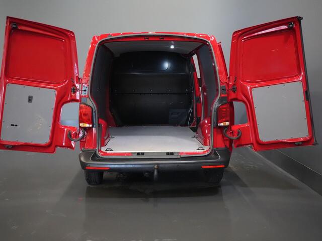Volkswagen TRANSPORTER 2.0 TDI L2 BPM VRIJ! Ready2Go Airco/ Cruise/ Carplay/ Standkachel/ Trekhaak/ PDC V+A