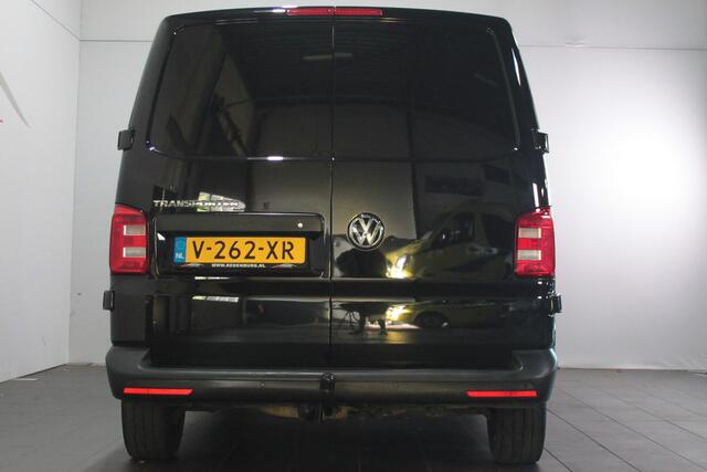 Volkswagen TRANSPORTER 2.0 TDI L2H1 Highline - Automaat - 3 pers. - Carplay / Navi / Trekhaak