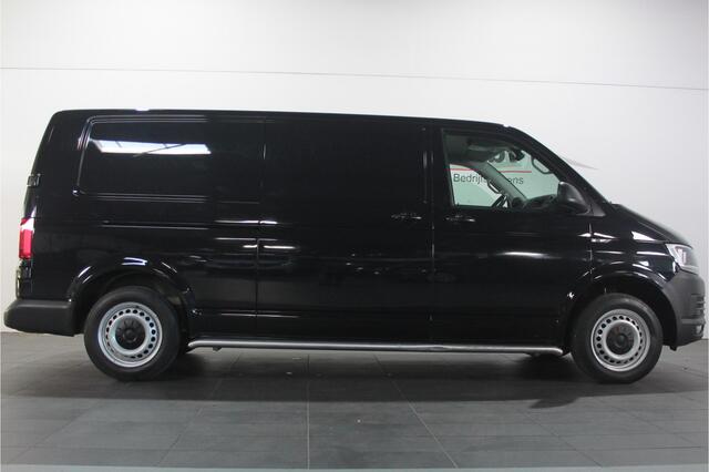 Volkswagen TRANSPORTER 2.0 TDI L2H1 Highline - Automaat - 3 pers. - Carplay / Navi / Trekhaak