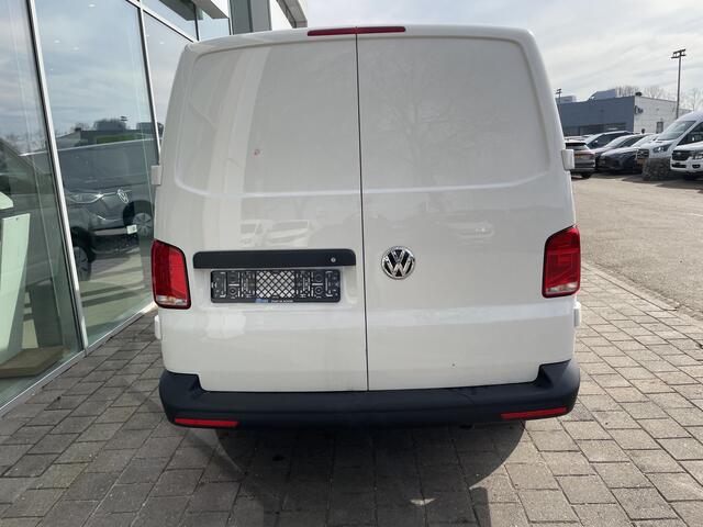 Volkswagen TRANSPORTER 2.0 TDI L2H1 28 150PK Hand | 3 zits | achterdeuren | Cruise control