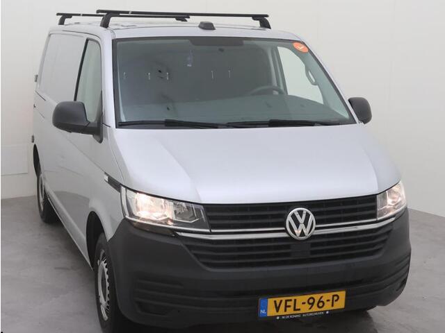 Volkswagen TRANSPORTER L1H1 90pk Navigatie Trekhaak Cruise control Airco Apple Carplay/Android auto Parkeersensoren Euro6