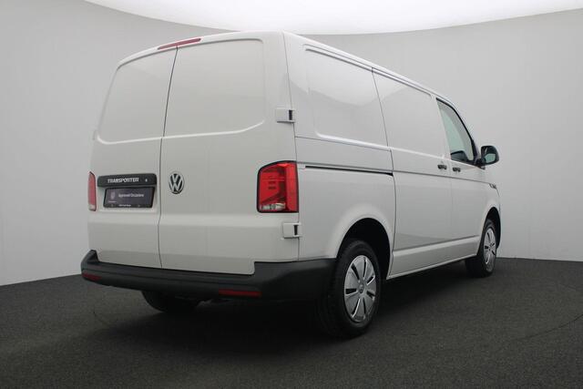 Volkswagen TRANSPORTER 2.0 TDI 90 pk L1H1 26 Economy Business | 3-zits | Parkeersensoren achter | Apple Carplay / Android Auto | Cruise Control