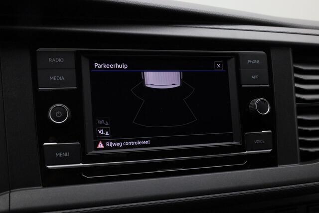Volkswagen TRANSPORTER 2.0 TDI 90 pk L1H1 26 Economy Business | 3-zits | Parkeersensoren achter | Apple Carplay / Android Auto | Cruise Control
