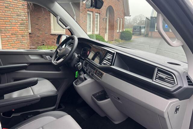 Volkswagen TRANSPORTER T6.1 2.0 TDI 204 PK DSG CARAVELLE L2H1 A-Deuren DUB/CAB ACC | LED | Leder | Apple Carplay/ Android Auto | Privacy glass |