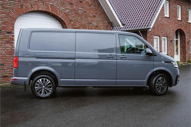 Volkswagen TRANSPORTER T6.1 2.0 TDI 150 PK DSG L2H1 BULLI A-Klep ACC | Lane Assist | Side Assist | Virtual cockpit | 2x Schuifdeuren |