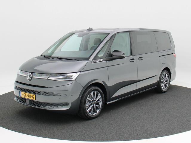 Volkswagen TRANSPORTER Bulli Edition L2 1.5 eHybrid EU6 180 kW (245pk) 31 Volkswagen Multivan Bulli Edition L2 1.5 eHybrid EU6 180 kW (245pk) 31 | 700122 | Vis-a-vis stoelopstelling met 7 zitplaatsen | Elec. achterklep } elec trekhaak |