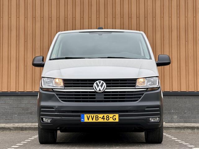 Volkswagen TRANSPORTER 2.0 TDI L2H1 30 DC Highline | Marge | BPM Vrij !! | Apple Carplay | Dubbel Cabine | Achteruitrijcamera | DAB | Bluetooth | Airconditioning | Navigatie |