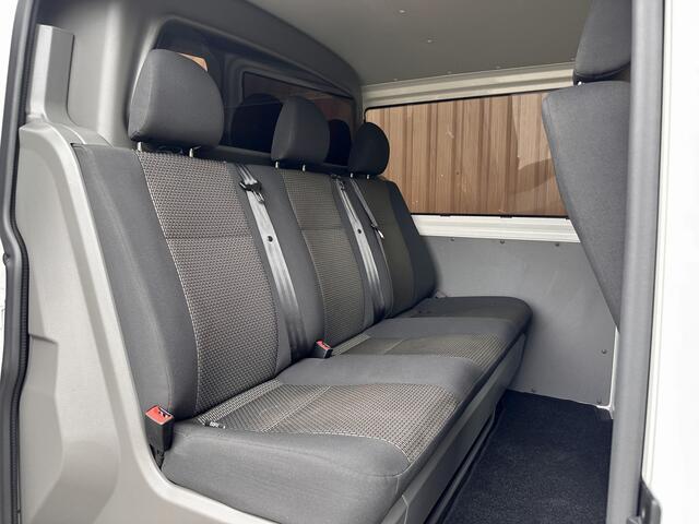 Volkswagen TRANSPORTER 2.0 TDI L2H1 30 DC Highline | Marge | BPM Vrij !! | Apple Carplay | Dubbel Cabine | Achteruitrijcamera | DAB | Bluetooth | Airconditioning | Navigatie |