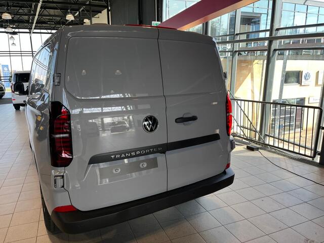 Volkswagen TRANSPORTER Bedrijfswagens Life L2 2.0 TDI EU6 110 pk 81 kW 6 versn. hand | BPM vrij | Bestuurdersassistentiepakket plus | Exterieurpakket met radiatorgrille in carrosseriekleur | Trekhaakvoorbereiding |
