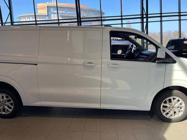 Volkswagen TRANSPORTER Bedrijfswagens Bulli L2 2.0 TDI 170 pk 125 kW pk 8 versn. Auto | BPM vrij | Achterdeuren met ruit | Trekhaakvoorbereiding | Exterieurpakket met bumpers, grille, spiegels en handgrepen in carrosseriekleur | Diefstalalarmsysteem met interieurbeveiliging, no