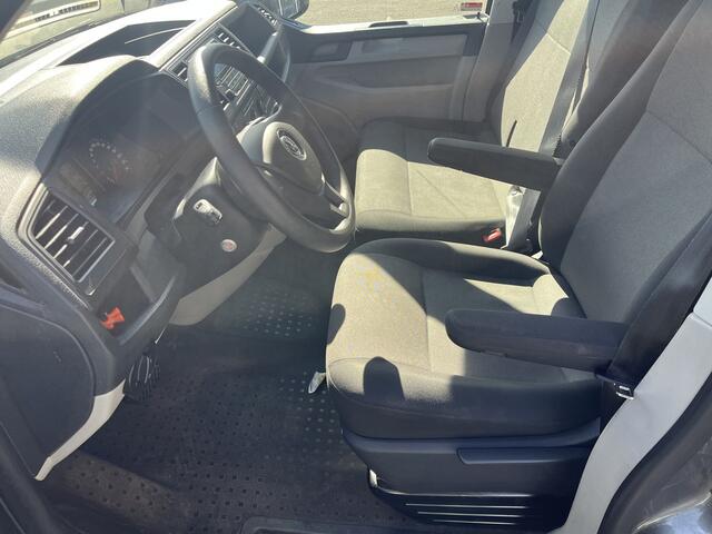 Volkswagen TRANSPORTER Multivan 2.0 TDI L2H1 DSG incl. BTW Airco Cruise control Trekhaak Kombi Combi Passenger Personenbus Groepsvervoer