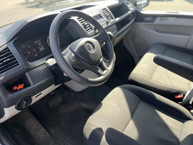 Volkswagen TRANSPORTER Multivan 2.0 TDI L2H1 DSG incl. BTW Airco Cruise control Trekhaak Kombi Combi Passenger Personenbus Groepsvervoer