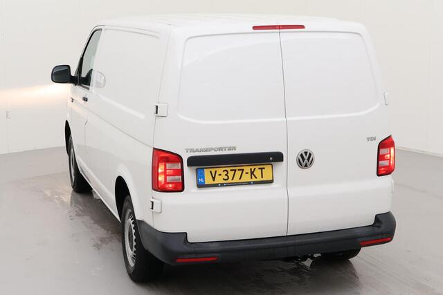 Volkswagen TRANSPORTER 2.0 TDI L1H1 Comfortline 102 pk / Navigatie / PDC