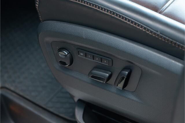 Volkswagen TRANSPORTER Multivan Highline 2.0 TDI DC 200pk DSG ACC Dynaudio DCC Verstel. Ond. Mirror Link Memory Trekhaak