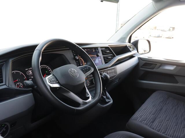 Volkswagen TRANSPORTER 2.0 TDI L2H1 32 DC Caravelle | Navigatie | Parkeerhulp | Bank- en Stoelverwarming | Cruise Control | App-Connect |