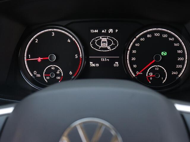 Volkswagen TRANSPORTER 2.0 TDI L2H1 32 DC Caravelle | Navigatie | Parkeerhulp | Bank- en Stoelverwarming | Cruise Control | App-Connect |