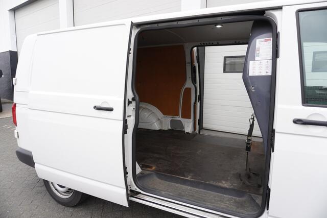 Volkswagen TRANSPORTER 2.0 TDI L2 Automaat Dubbele schuifdeur EURO 6 - Airco - Cruise - ¤ 13.950,- Excl.