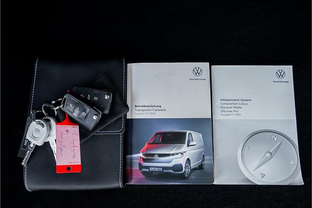 Volkswagen TRANSPORTER Caravelle 2.0 TDI Lang 4M Highline Clima Stoelverw CarPlay Trekhaak