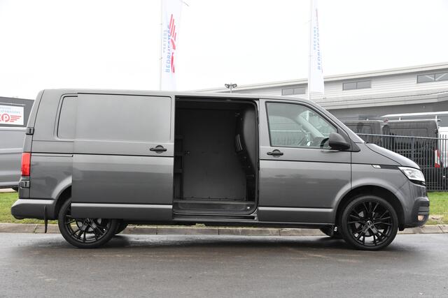 Volkswagen TRANSPORTER 2.0 TDI L2H1 30 Highline PB Edition Adaptieve Cruise, Carplay, LED, 150PK, Automaat, Sensoren, Multimedia, UNIEK!