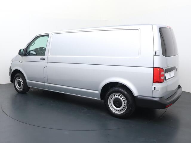 Volkswagen TRANSPORTER 2.0 TDI L2H1 Comfortline Executive+ | 102 PK | Comfortstoel + Bijrijdersbank | Navigatiesysteem Apple Carplay/Android Auto DAB+ Lederen MF-Stuurwiel | Voorruit Verwarming | Parkeersensoren Achter | Laadruimte Betimmering