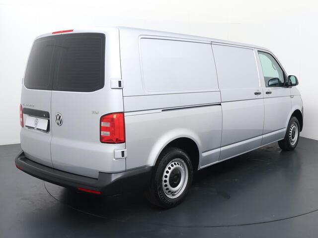 Volkswagen TRANSPORTER 2.0 TDI L2H1 Comfortline Executive+ | 102 PK | Comfortstoel + Bijrijdersbank | Navigatiesysteem Apple Carplay/Android Auto DAB+ Lederen MF-Stuurwiel | Voorruit Verwarming | Parkeersensoren Achter | Laadruimte Betimmering