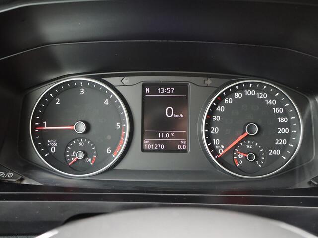 Volkswagen TRANSPORTER 2.0 TDI L2H1 Comfortline Executive+ | 102 PK | Comfortstoel + Bijrijdersbank | Navigatiesysteem Apple Carplay/Android Auto DAB+ Lederen MF-Stuurwiel | Voorruit Verwarming | Parkeersensoren Achter | Laadruimte Betimmering