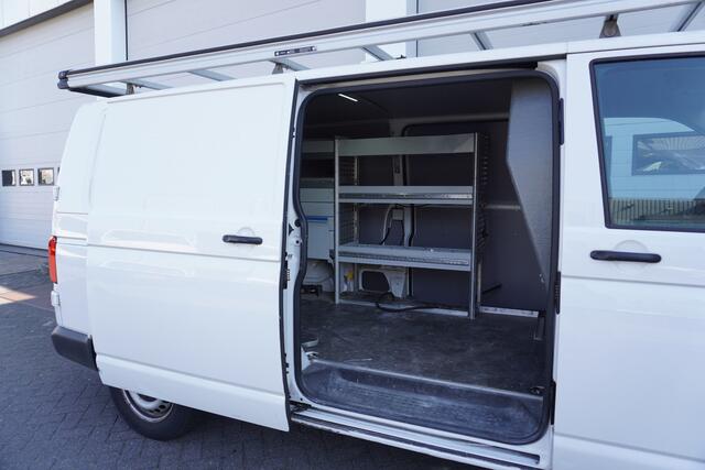 Volkswagen TRANSPORTER 2.0 TDI L2 110PK 2 schuifdeuren EURO 6 - Airco - Navi - Cruise - ¤15.900,- Excl.
