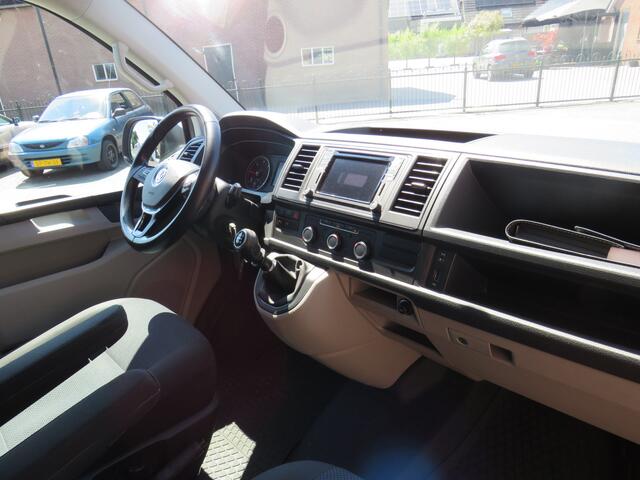 Volkswagen TRANSPORTER 2.0 TDI 150Pk Euro6 L2H1 Highline BPM Vrij! * Rijklaarprijs incl. garantie * Navigatie * Comfort Stoelen * Trekhaak * Parkeersensoren V+A