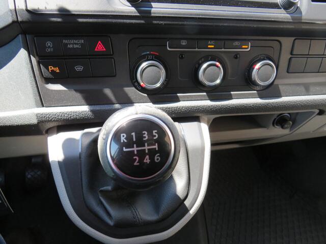 Volkswagen TRANSPORTER 2.0 TDI 150Pk Euro6 L2H1 Highline BPM Vrij! * Rijklaarprijs incl. garantie * Navigatie * Comfort Stoelen * Trekhaak * Parkeersensoren V+A