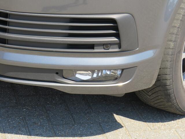 Volkswagen TRANSPORTER 2.0 TDI 150Pk Euro6 L2H1 Highline BPM Vrij! * Rijklaarprijs incl. garantie * Navigatie * Comfort Stoelen * Trekhaak * Parkeersensoren V+A