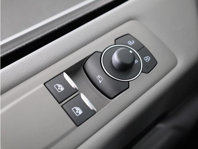 Volkswagen TRANSPORTER 2.0 TDI L2H1 30 Bulli 170 PK Automaat BPM Vrij!!