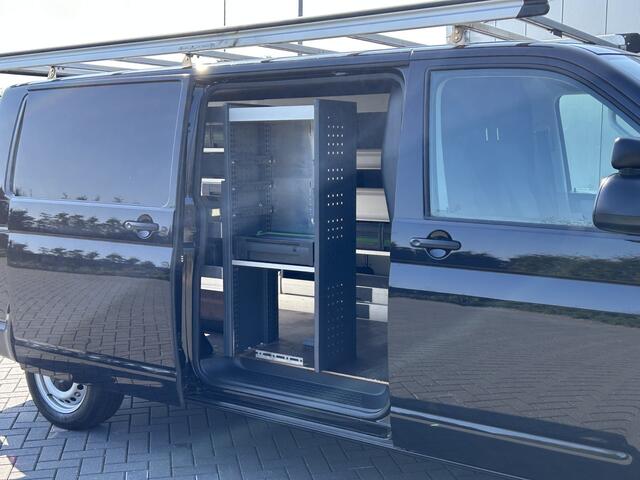 Volkswagen TRANSPORTER 2.0 TDI 102 PK / L2H1 / 1e EIG. / BOTT INRICHTING / IMPERIAAL / AIRCO / CRUISE / NAVI
