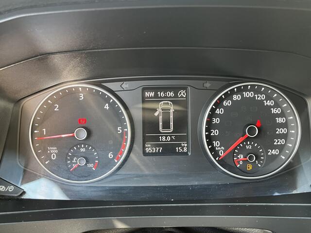 Volkswagen TRANSPORTER 2.0 TDI L1H1 Comfortline / PARK. SENSOREN/ 102 PK/ CRUISE/ APP-CONNECT/ VOORRUIT VERWARM./ NAVI/ AIRCO