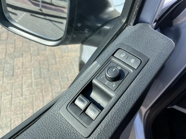 Volkswagen TRANSPORTER 2.0 TDI L1H1 Comfortline / PARK. SENSOREN/ 102 PK/ CRUISE/ APP-CONNECT/ VOORRUIT VERWARM./ NAVI/ AIRCO