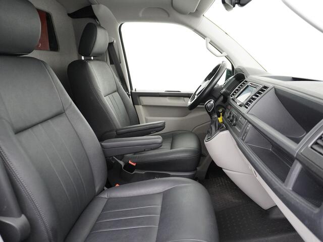 Volkswagen TRANSPORTER 2.0TDI 150PK Autom. Highline Leder Navi Pdc Voorruitverwarming Cruise Control Regen/Lichtsensor Lmv 2X Schuifdeur Rubbervloer Wandbetimmering Sidebars Achterklep 1e Eigenaar Euro 6