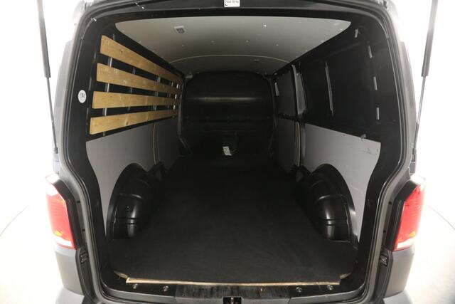 Volkswagen TRANSPORTER 2.0 TDI L2H1 150PK DSG Automaat Airco Cruise Carplay PDC Elektrpakket Trekhaak