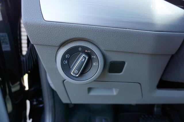 Volkswagen TRANSPORTER 30 | L2H1 DC | 204 PK Aut | Bulli | ACC | App-Connect | Camera | Stoelverwarming | Trekhaak
