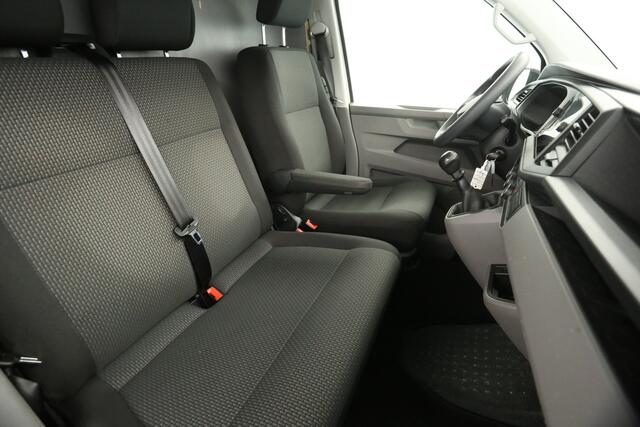 Volkswagen TRANSPORTER 2.0 TDI L2H1 Airco Cruise Carplay 2xSchuifdeur Navigatie PDC 3 Persoons Elektrpakket
