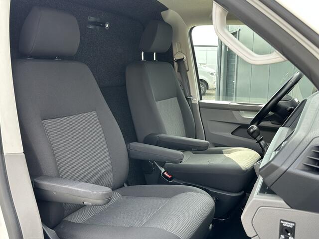 Volkswagen TRANSPORTER 2.0 TDI HIGHLINE+ / L2H1 / TREKHAAK / NAVI / CRUISE / AIRCO / PDC / APPLE CARPLAY / ANDROID
