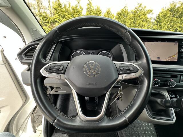 Volkswagen TRANSPORTER 2.0 TDI HIGHLINE+ / L2H1 / TREKHAAK / NAVI / CRUISE / AIRCO / PDC / APPLE CARPLAY / ANDROID